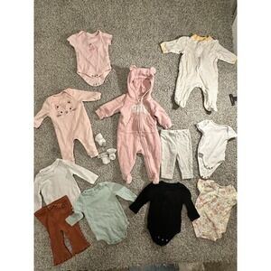 Large Lot Of Newborn Size Baby Girls Clothing Lot  0-3 Months. Baby Gap Etc EUC!